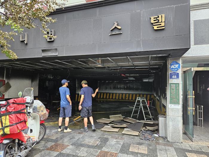 235149625_cslmAYV1_2ea14528c4e127fd967e61c8e9308b0aad7d809d.jpg 이미지크게보기